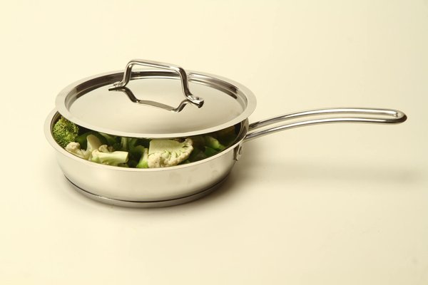 How do you select durable kitchen knives in the UK?